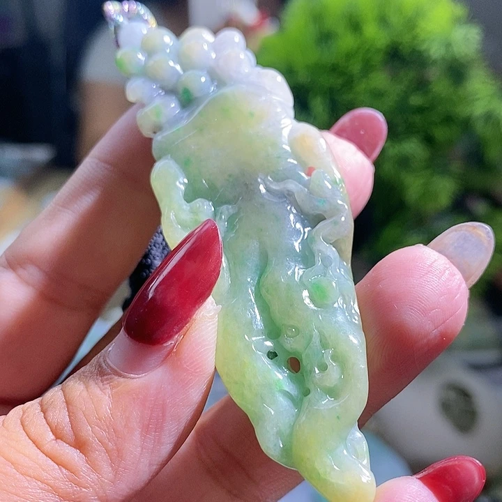 【闪购商品】翡翠挂件未镶嵌人参