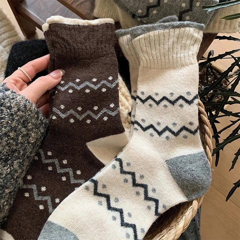 秋冬季款棉袜圆点复古ins潮韩版秋天长筒袜波浪羊毛袜子女中筒袜