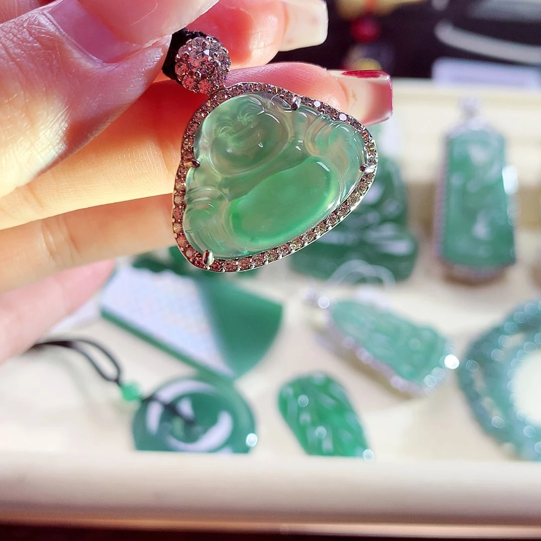 翡翠颈饰未镶嵌天然