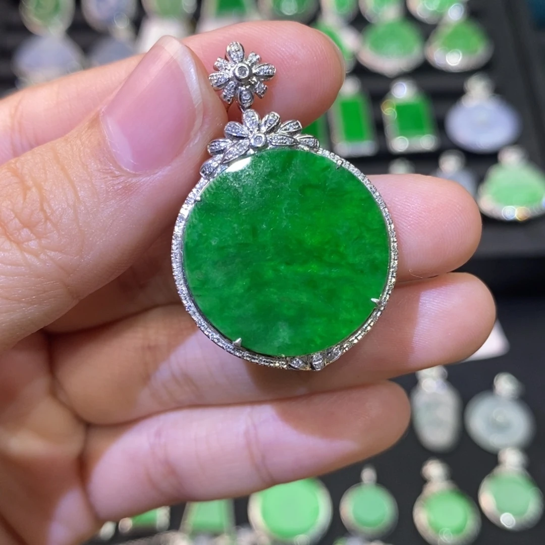 吊坠(不含链)18K金镶嵌翡翠