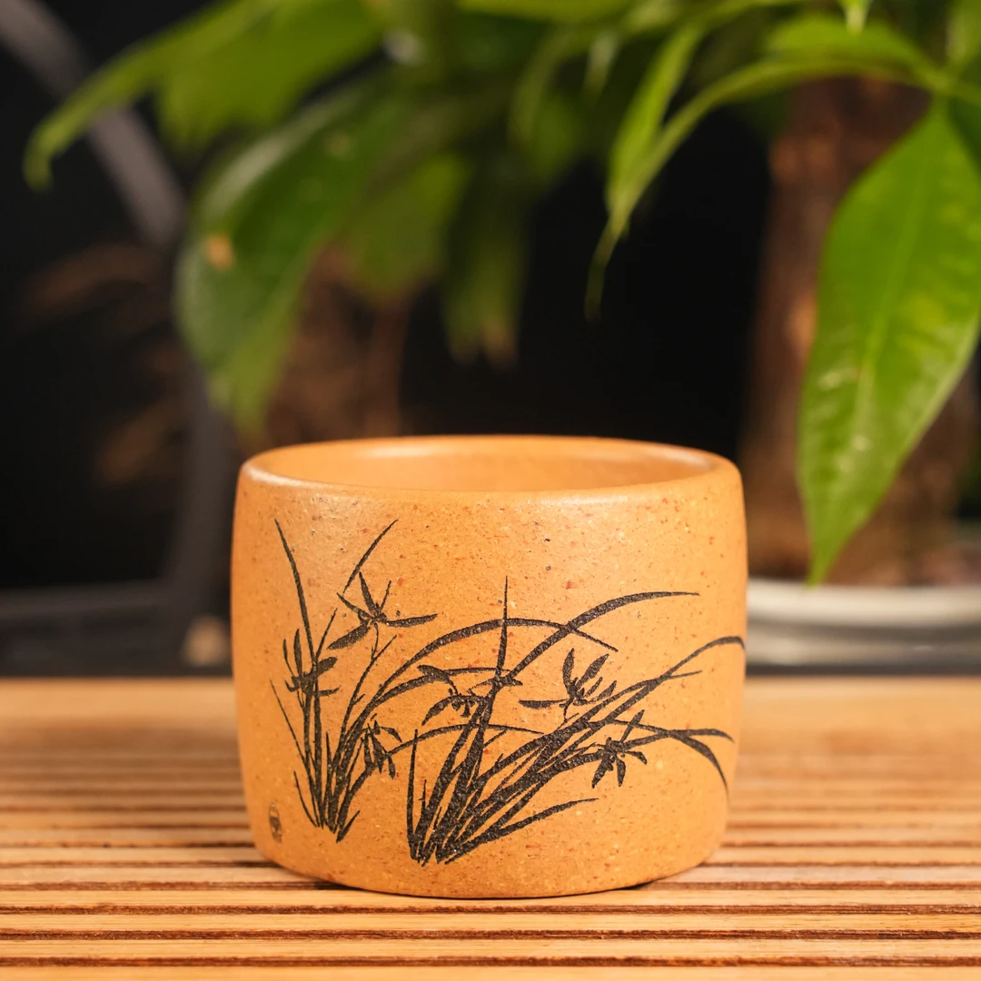 GS32-004   宜兴手工紫砂   兰花刻绘杯子