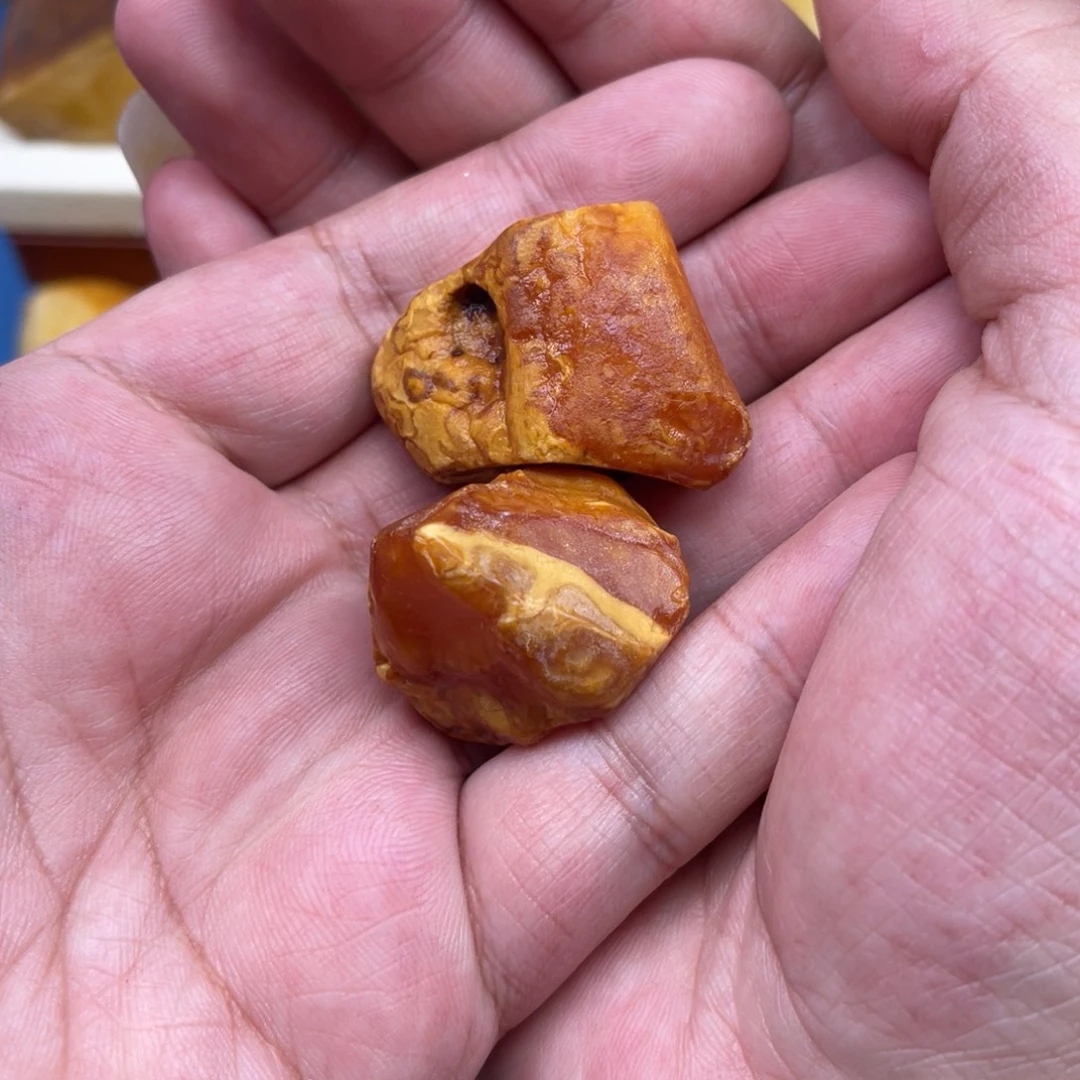 魏***风定制蜜蜡未镶嵌原石