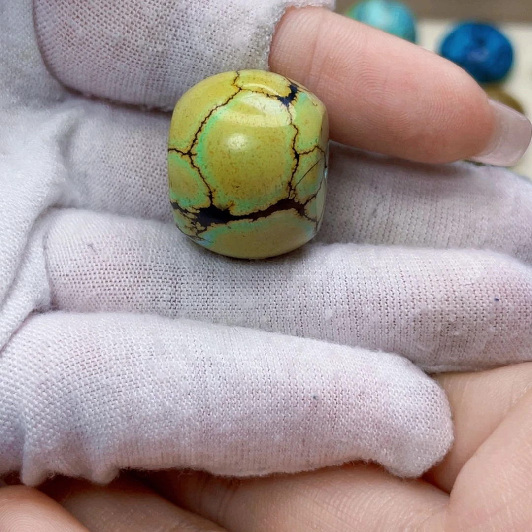 绿松石未镶嵌饰品