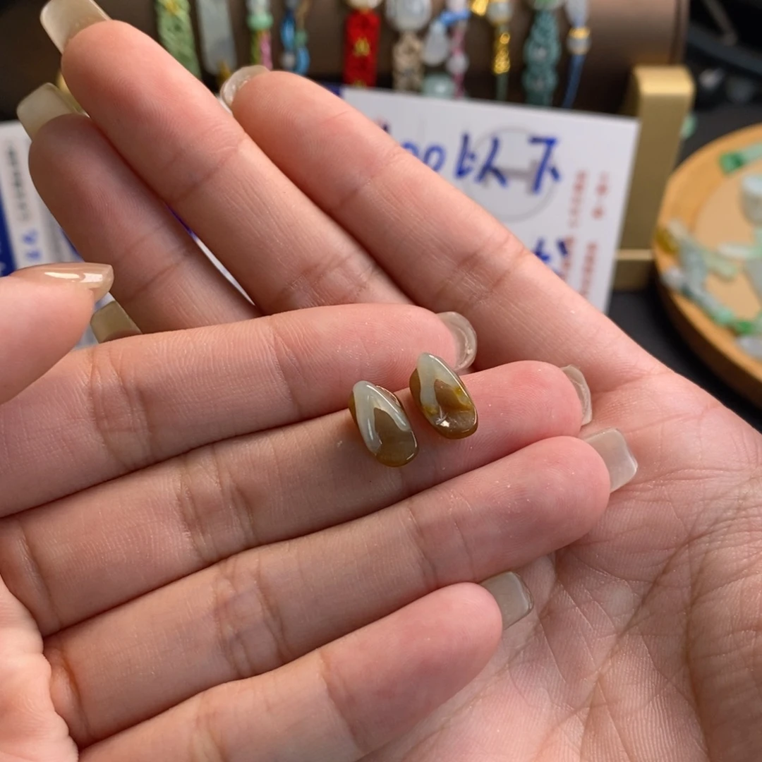 ****特翡翠未镶嵌颈饰17873