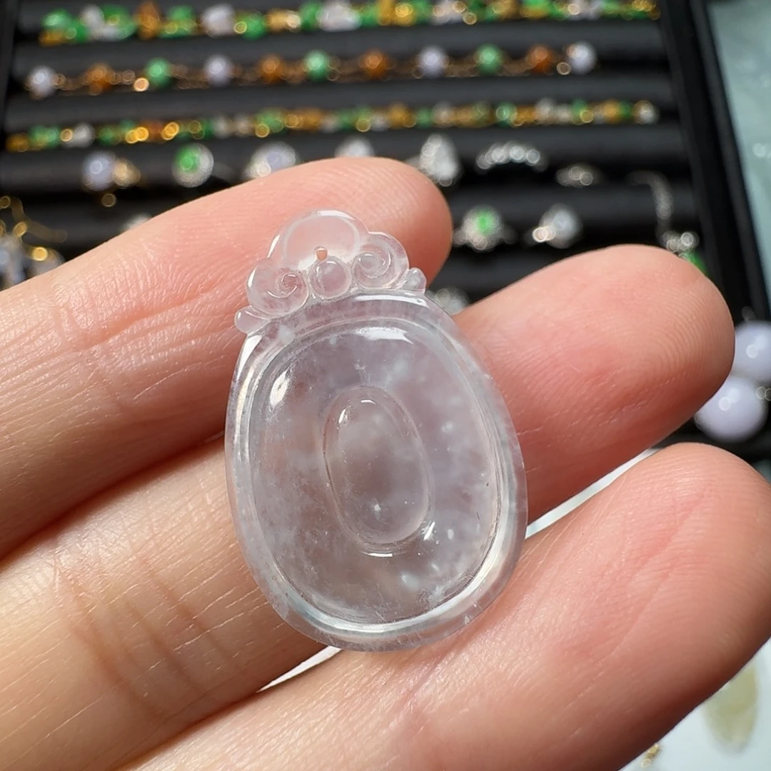 翡翠未镶嵌颈饰冰种金钱贝