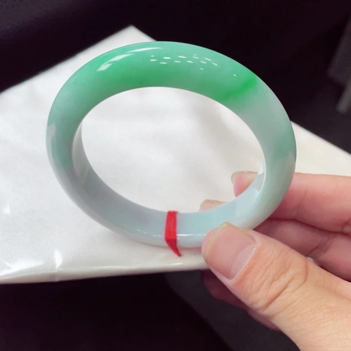 未镶嵌手镯翡翠翡翠