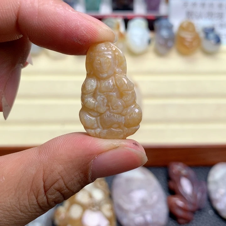 硅化珊瑚（珊瑚玉）未镶嵌颈饰