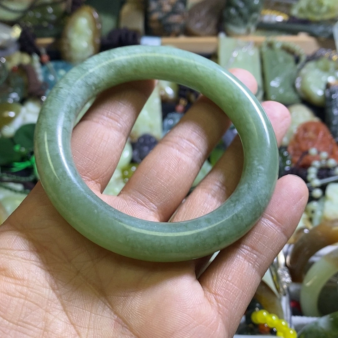 岫玉未镶嵌手镯60口径