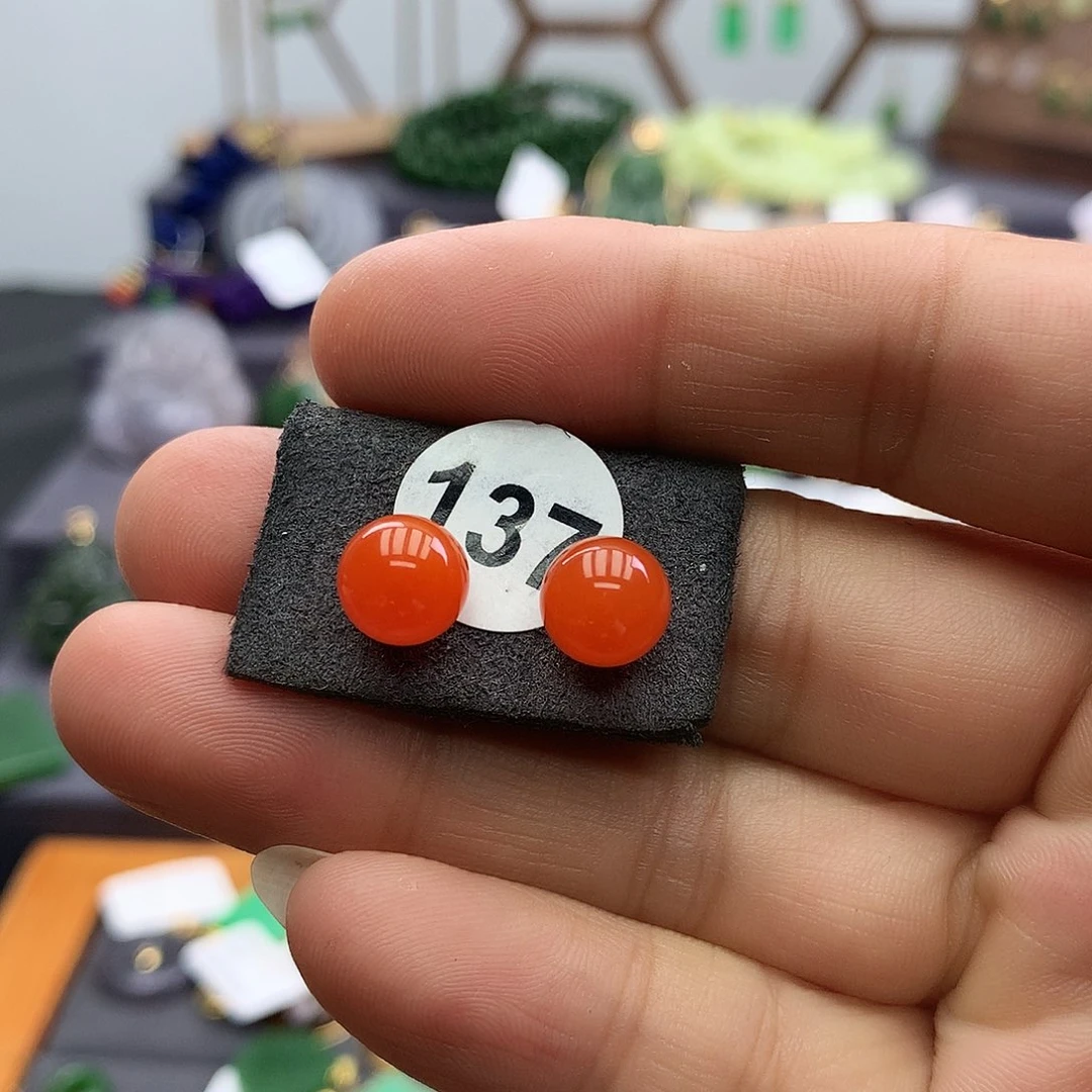 南红玛瑙18K金镶嵌耳饰