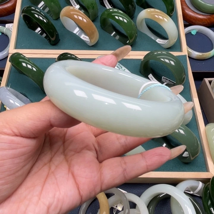 和田玉手镯未镶嵌60.61