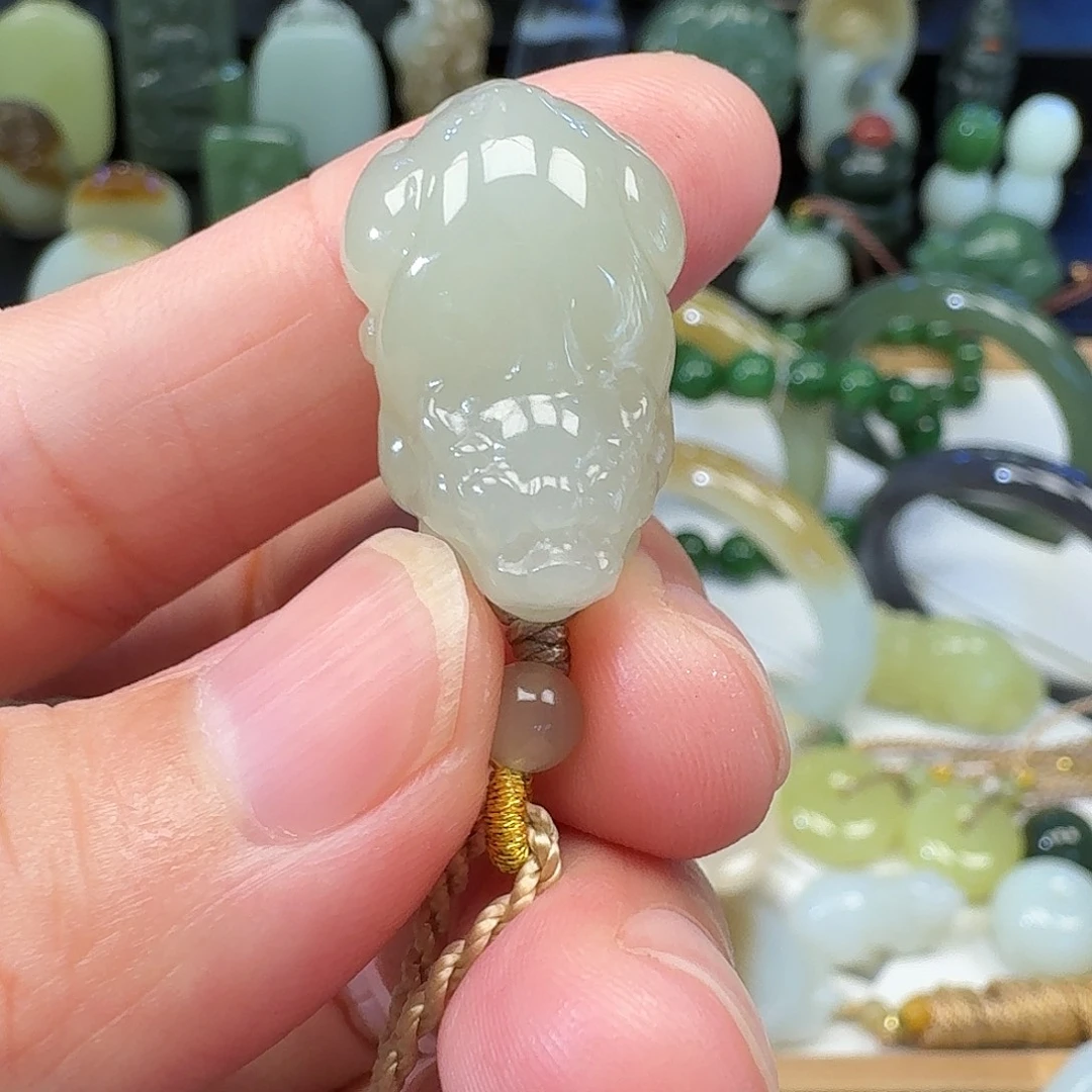 颈饰未镶嵌和田玉