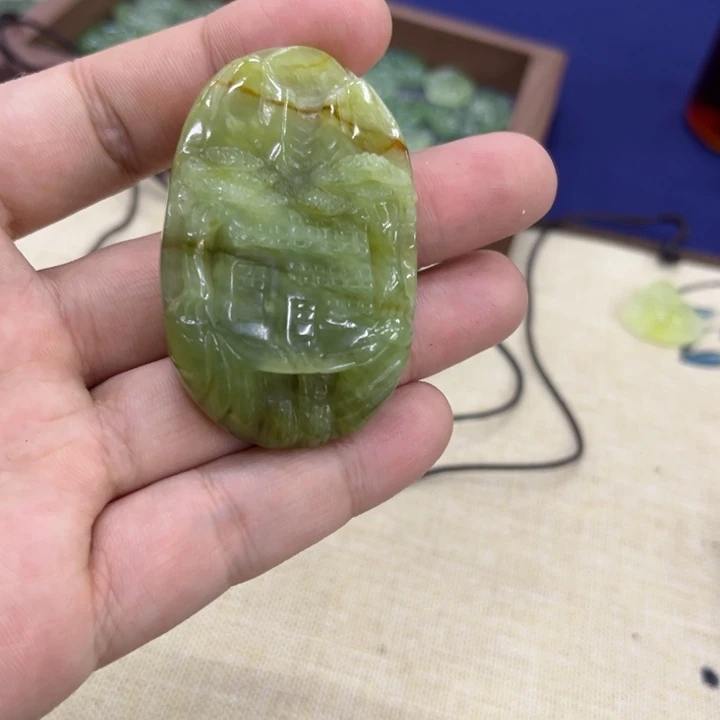 岫玉颈饰未镶嵌吊坠