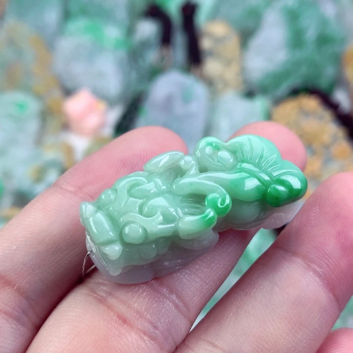 翡翠未镶嵌吊坠(不含链)