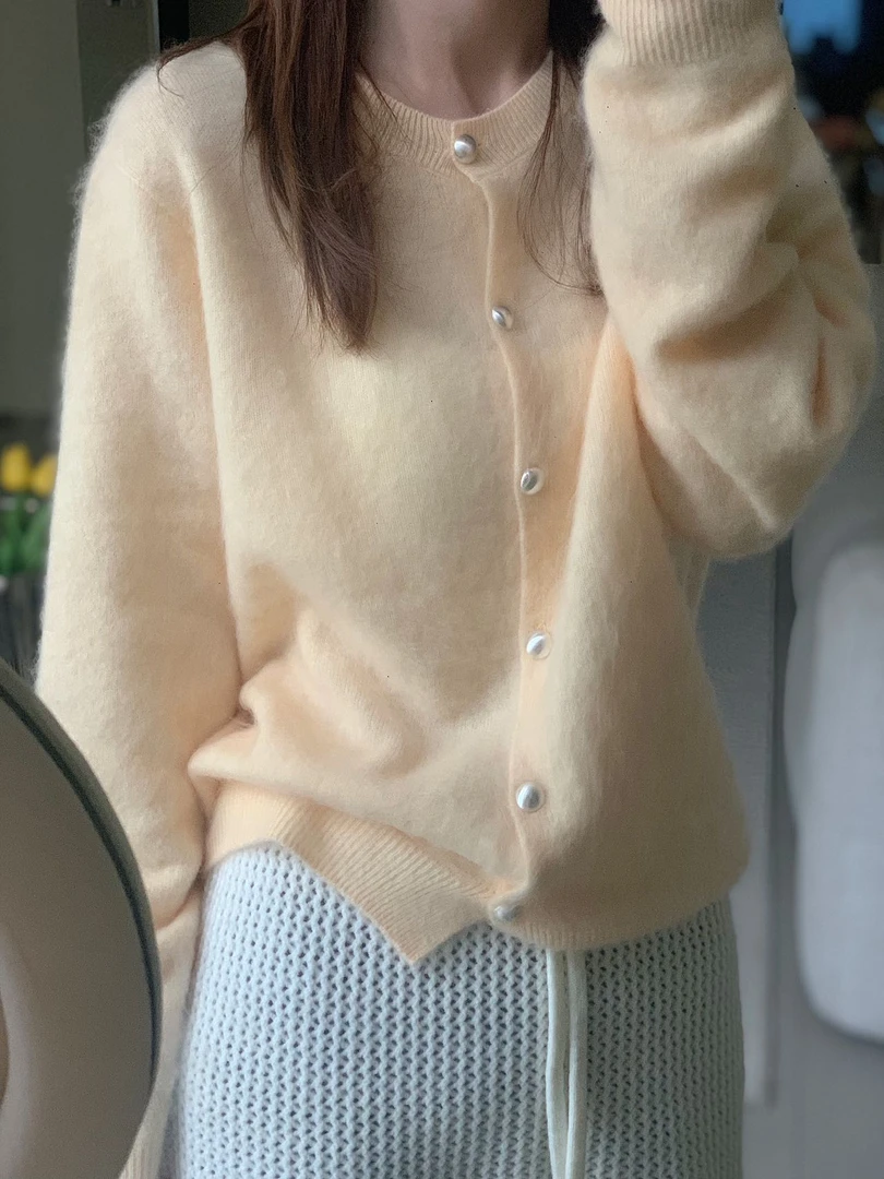 新款圆领针织春秋拉毛工艺珍珠扣宽松软糯羊绒开衫毛衣女