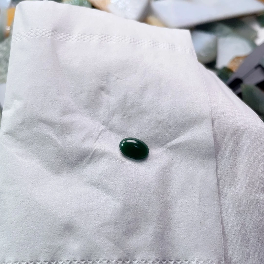 翡翠颈饰未镶嵌暖*