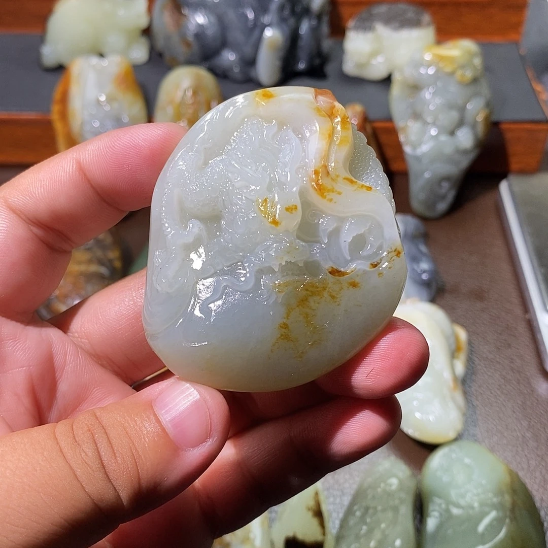楚***遥颈饰未镶嵌和田玉