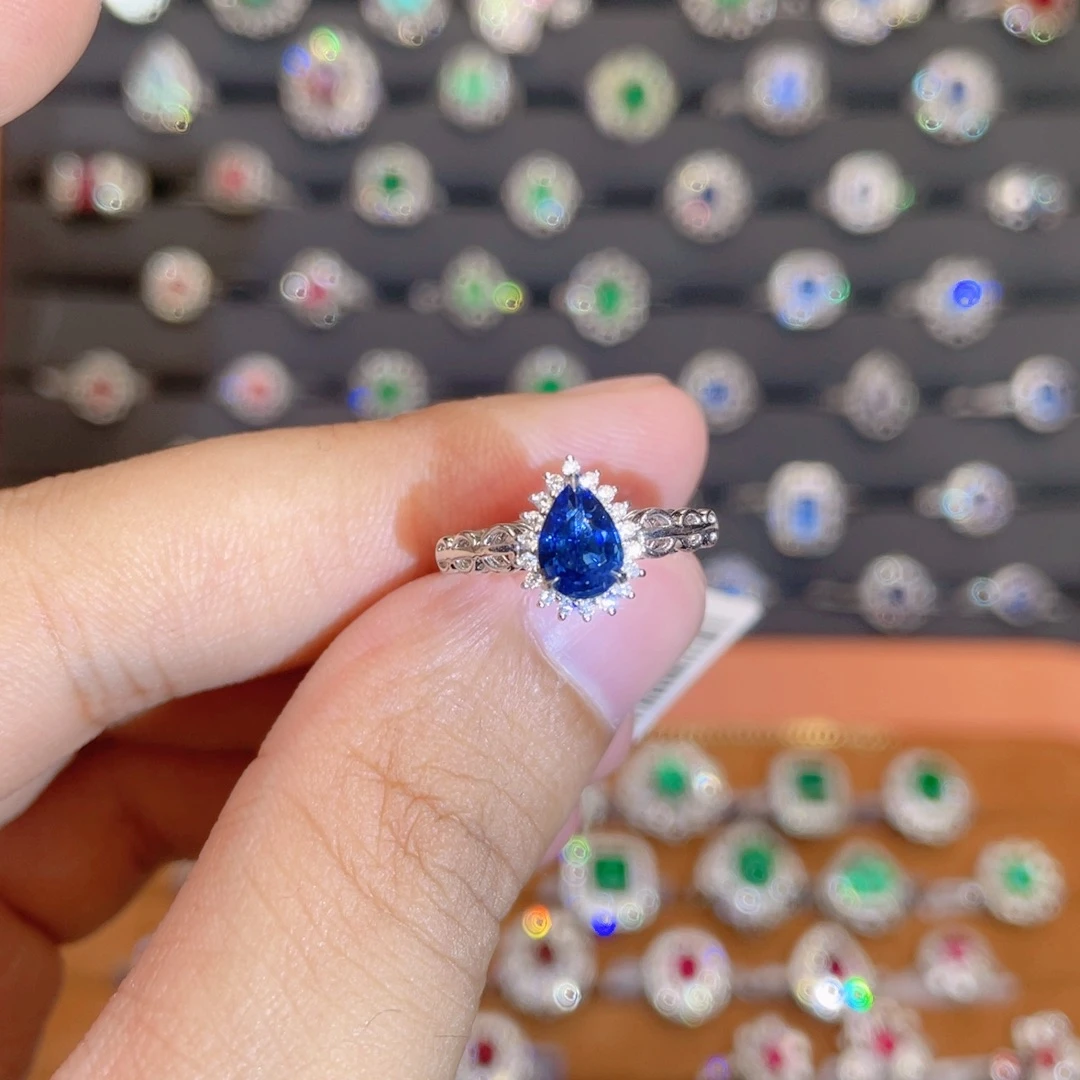 戒指蓝宝石18K金镶嵌