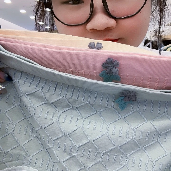 内衣三件，，，，，，，xxx