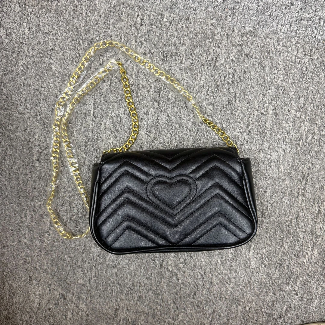 【A25】   新款经典 爱心绣线马蒙mini-黑色