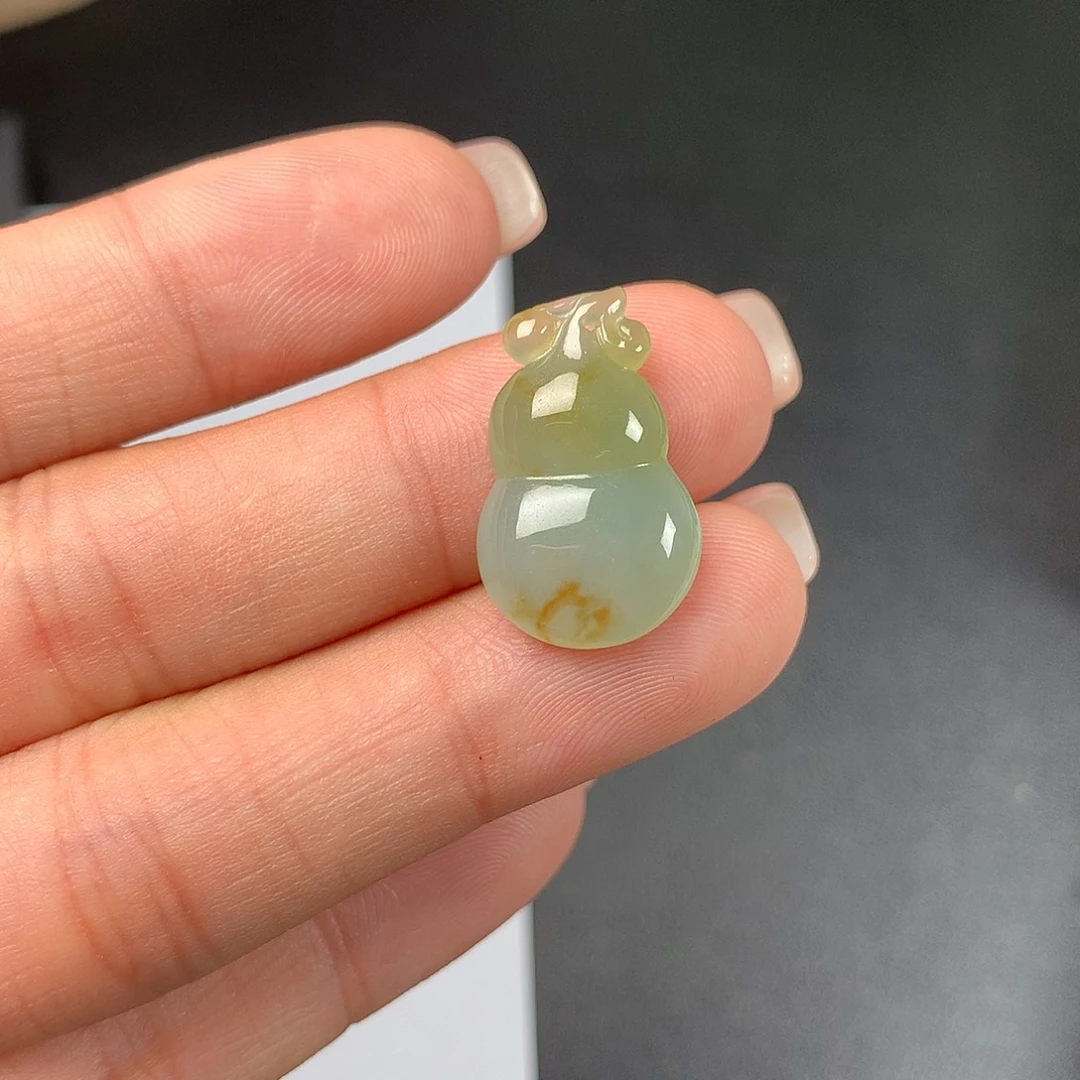 翡翠未镶嵌颈饰福禄