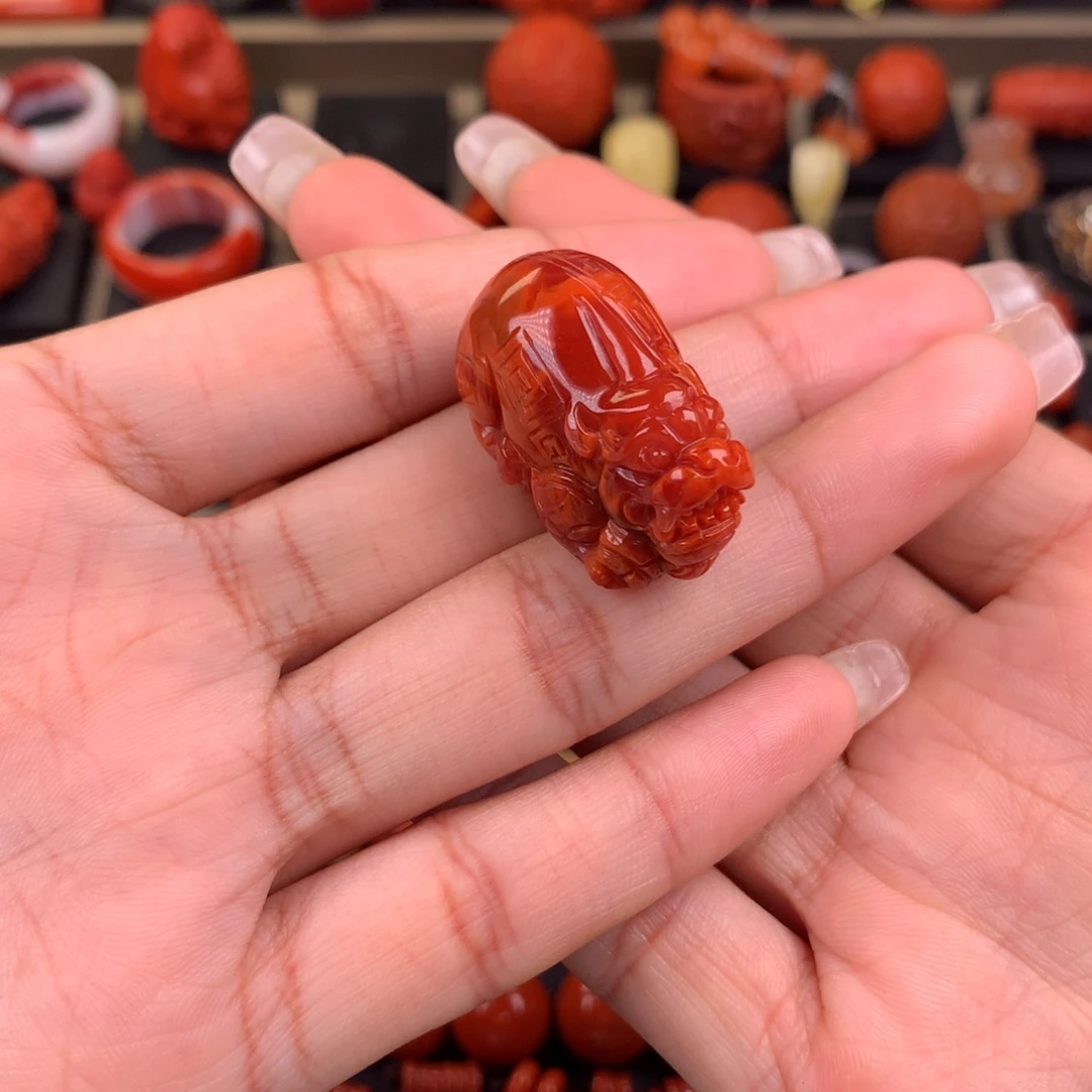 南红玛瑙未镶嵌貔貅吊坠