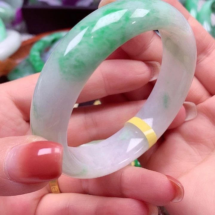 翡翠未镶嵌手镯翡翠手镯