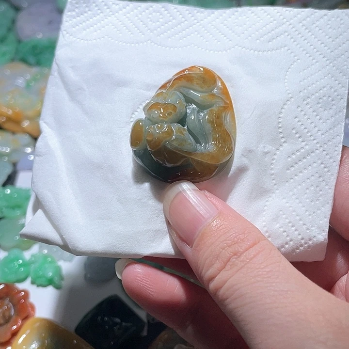 颈饰未镶嵌翡翠天