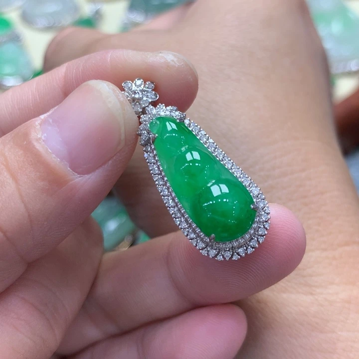 翡翠18K金镶嵌吊坠(不含链)