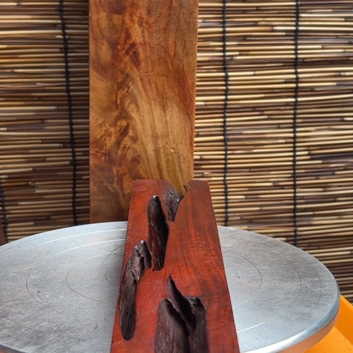 走***北大叶紫檀（黑酸枝木类）