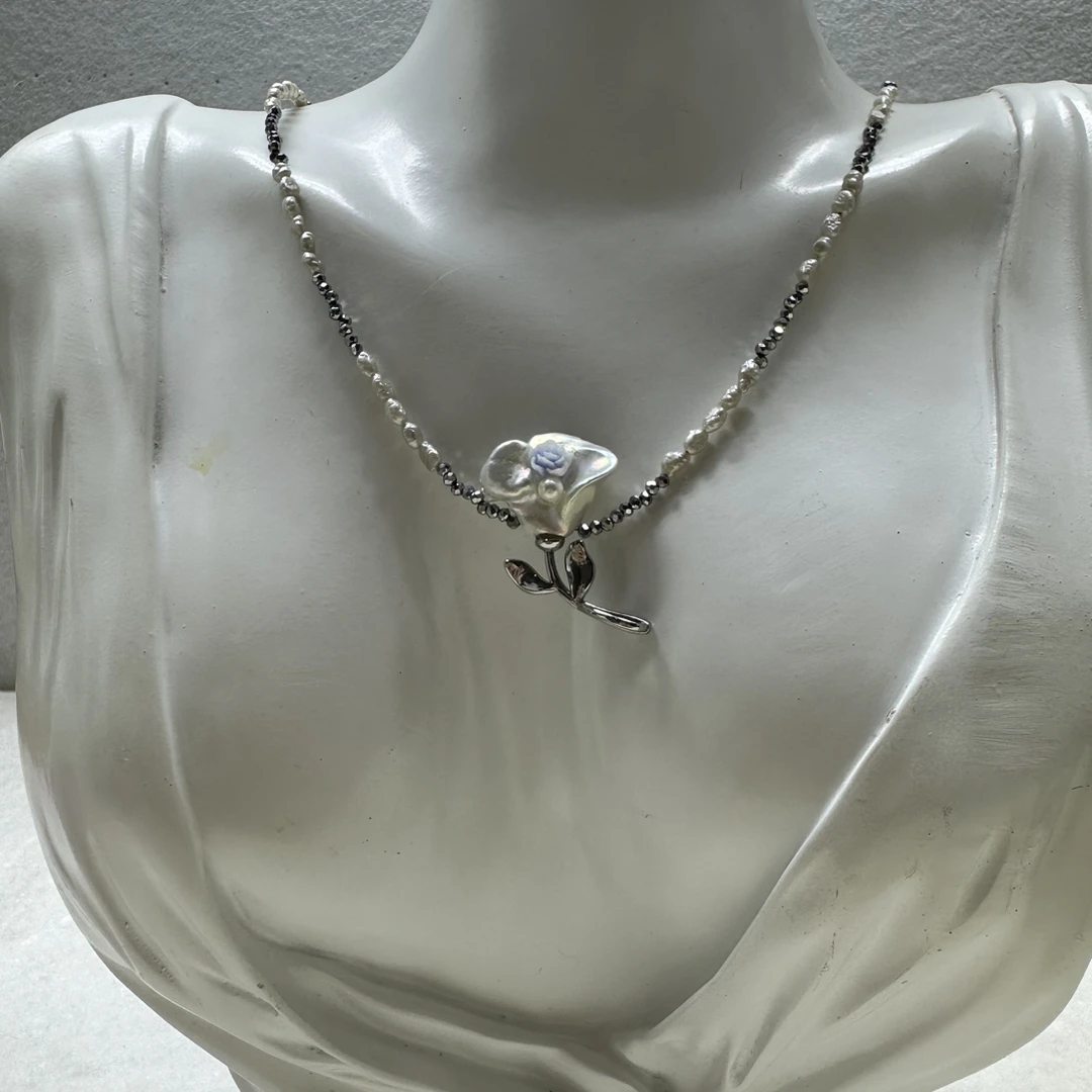 冰雪玫瑰设计款米形珍珠锁骨链气质简约