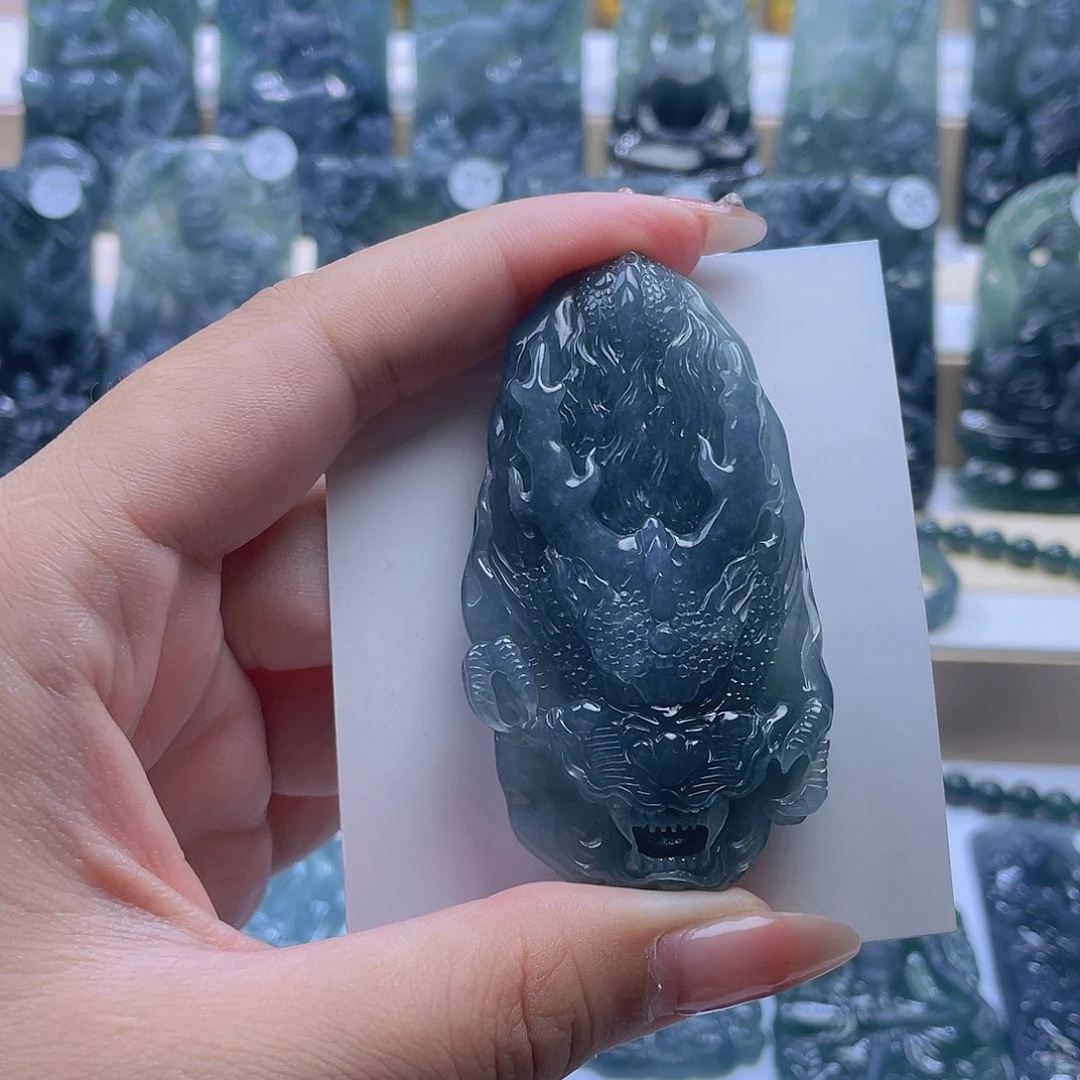 骑***托翡翠未镶嵌颈饰翡翠未镶嵌