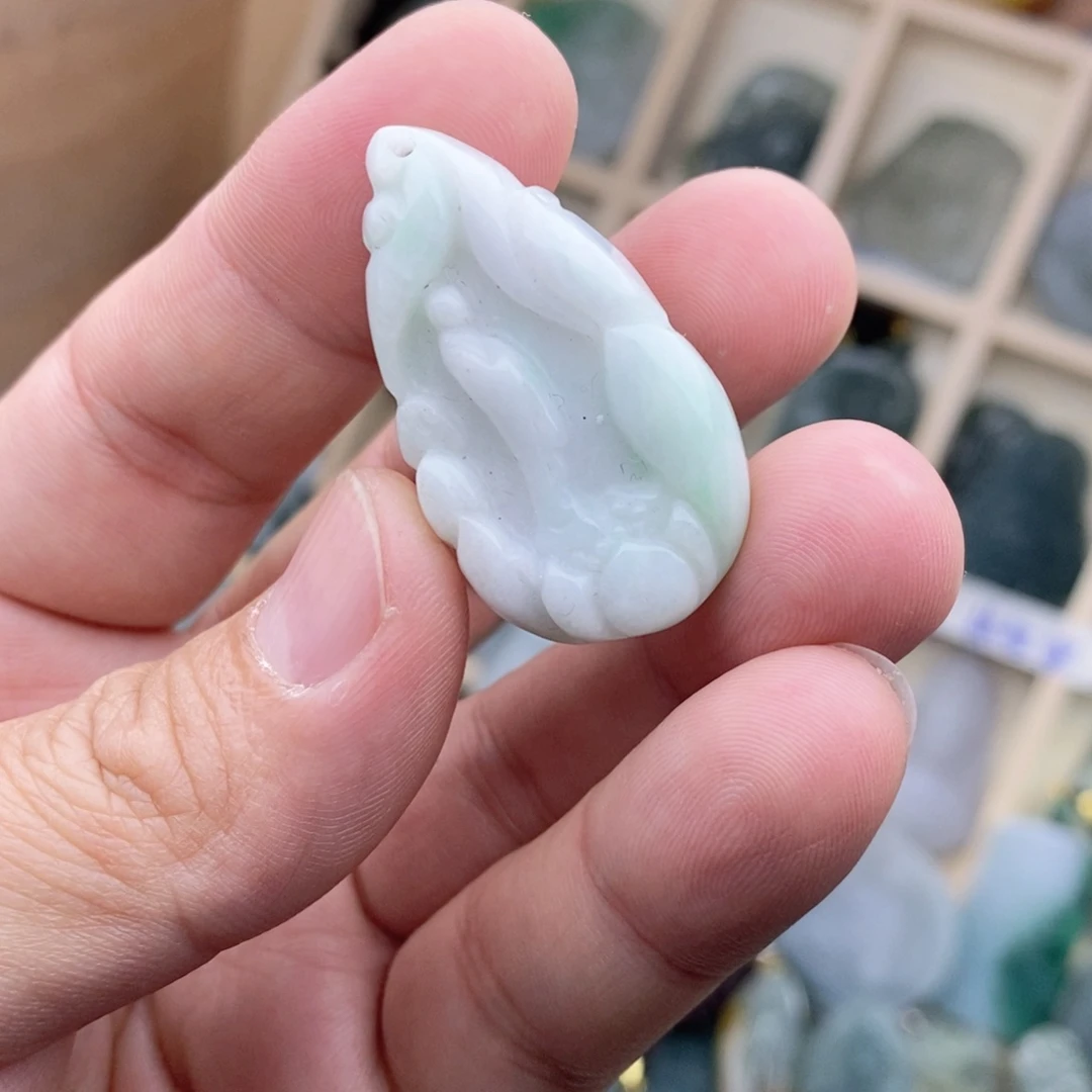 翡翠颈饰未镶嵌好