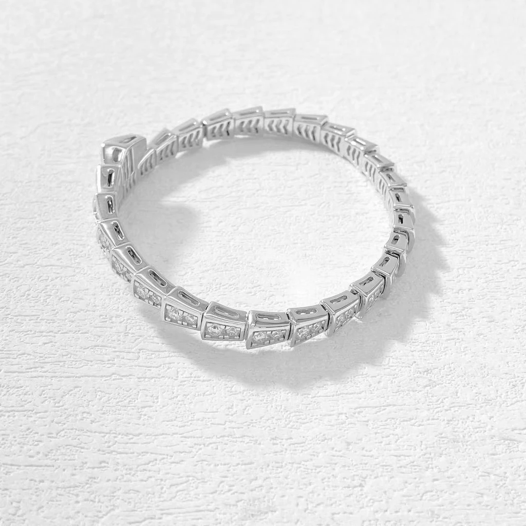 925银莫桑石手镯 木木（MH87） 56毫米*44毫米 满镶灵蛇手镯