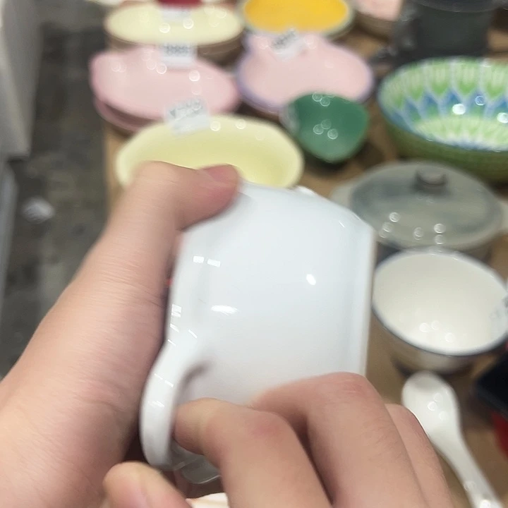瓷陶瓷微微的颤动