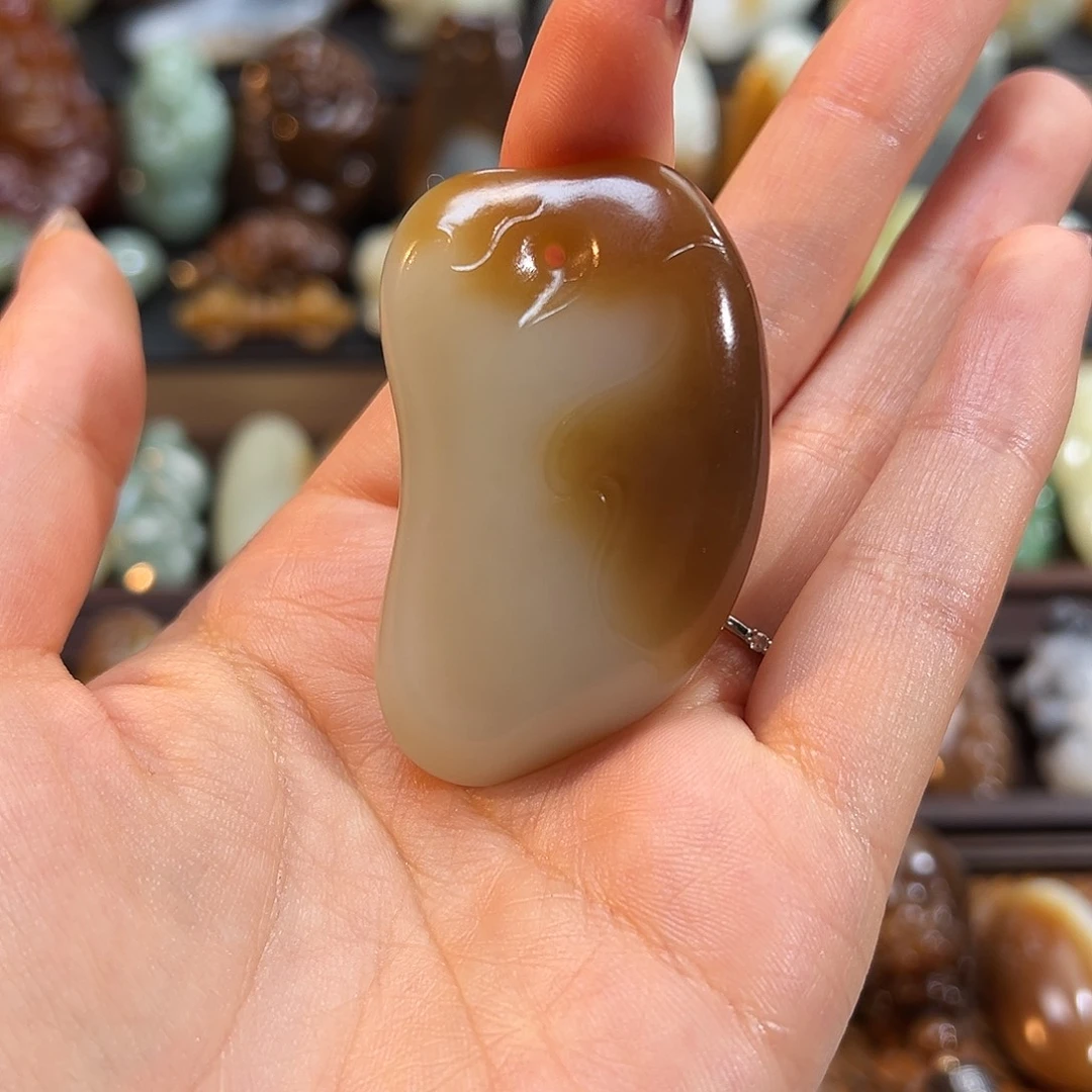 顺***8和田玉未镶嵌颈饰