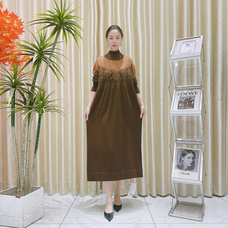 A102咖黄提花锆钻设计款气质秋冬轻奢针织连衣裙时尚复古