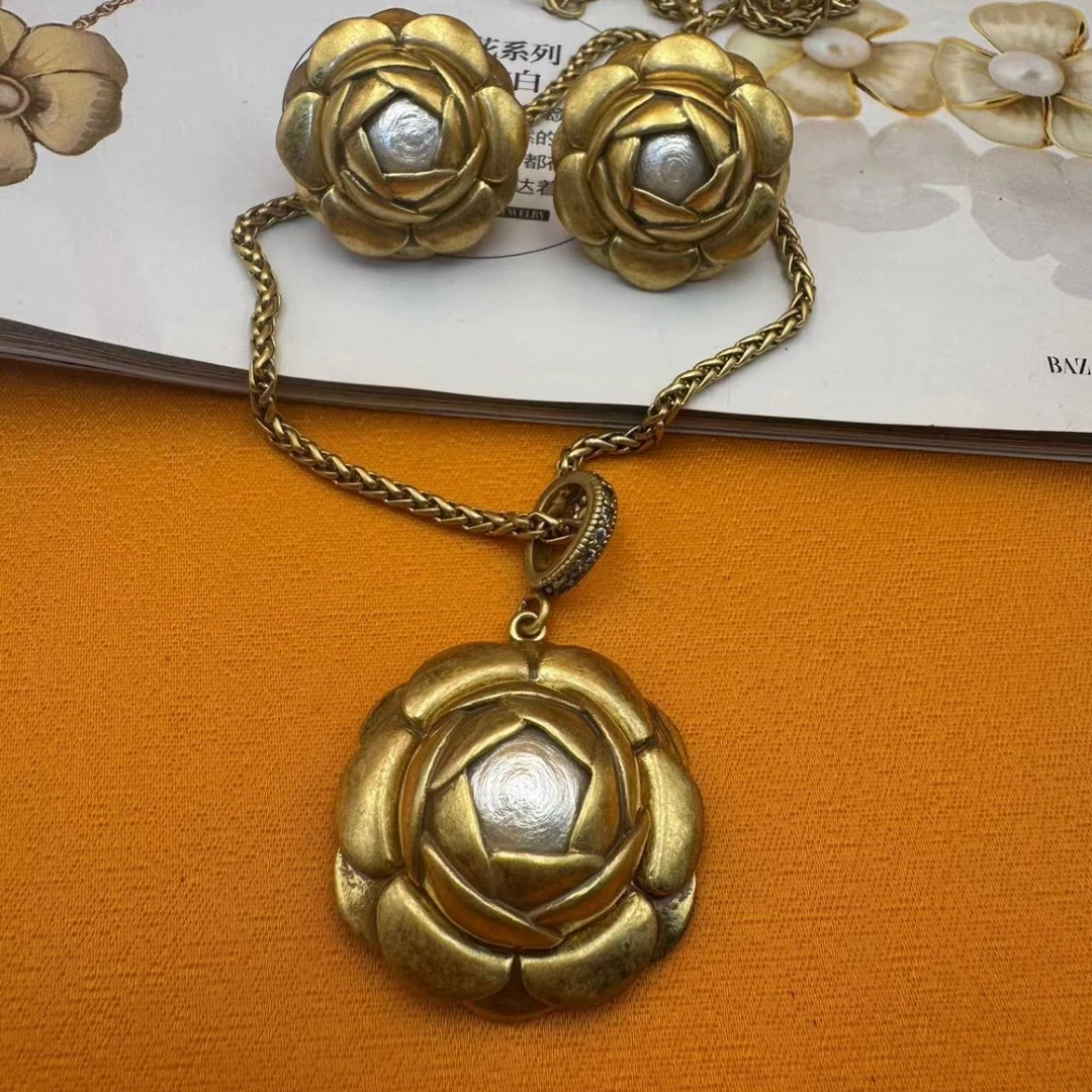 黄铜耳饰 中古Vintage简约时尚耳环复古做旧风山茶花项链套装金色