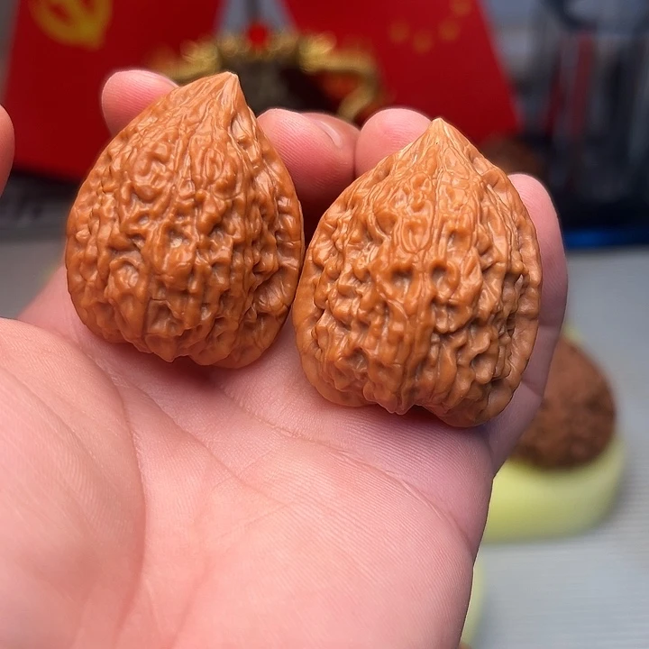 吊坠文玩核桃蛇王一抹红