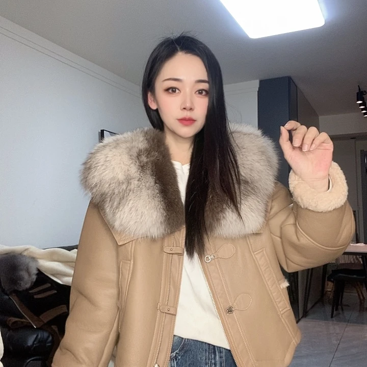 绵羊皮美丽奴皮毛一体配狐狸毛领L120斤左右