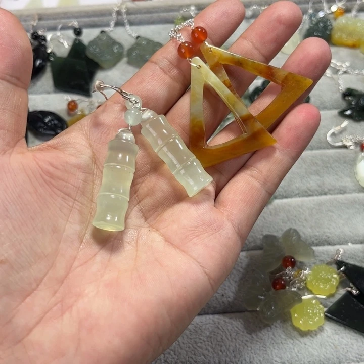 合金蛇纹石玉耳饰