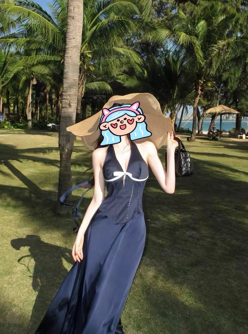 DOUWU【度假日记】蓝白两色挂脖线条蝴蝶结褶褶连衣裙LYQ13719