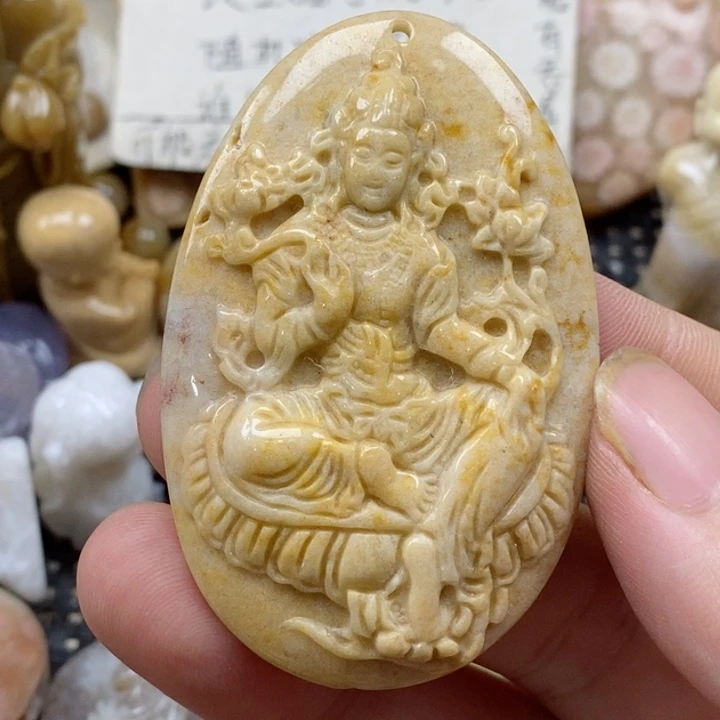 颈饰未镶嵌硅化珊瑚（珊瑚玉）有瑕