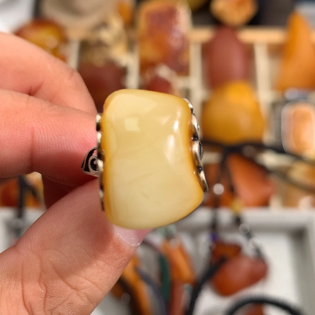 蜜蜡裸石未镶嵌你