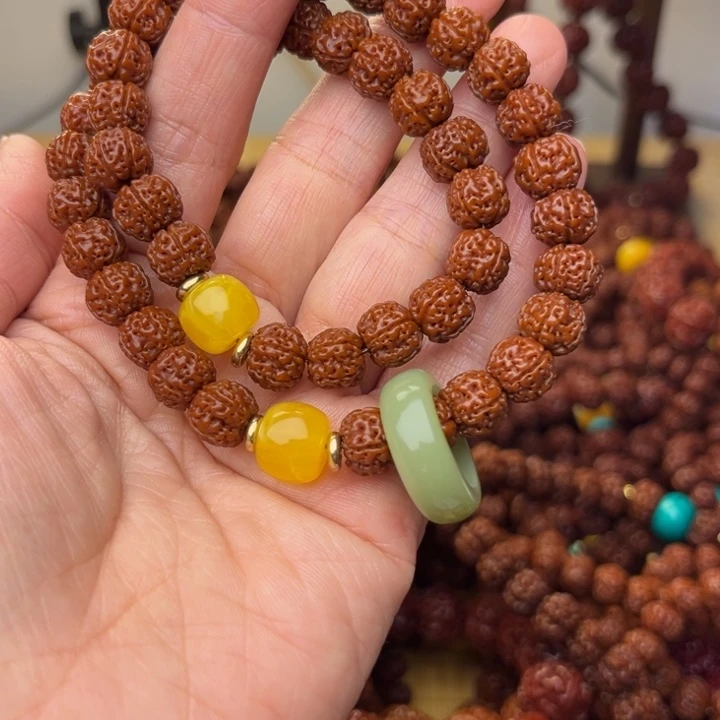 @***哥机刷玉化包浆双圈手串