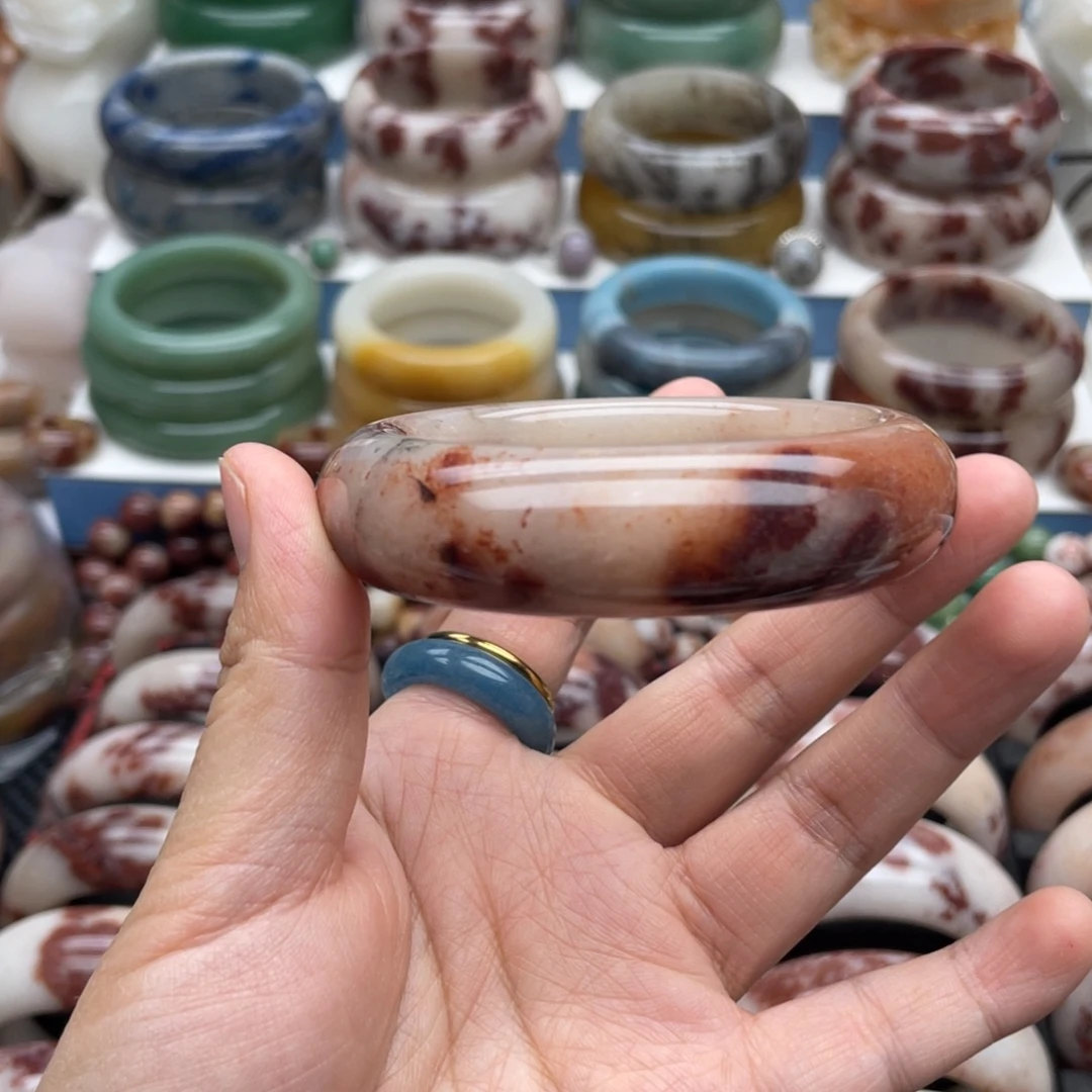 石英质玉（佘太翠）未镶嵌手镯