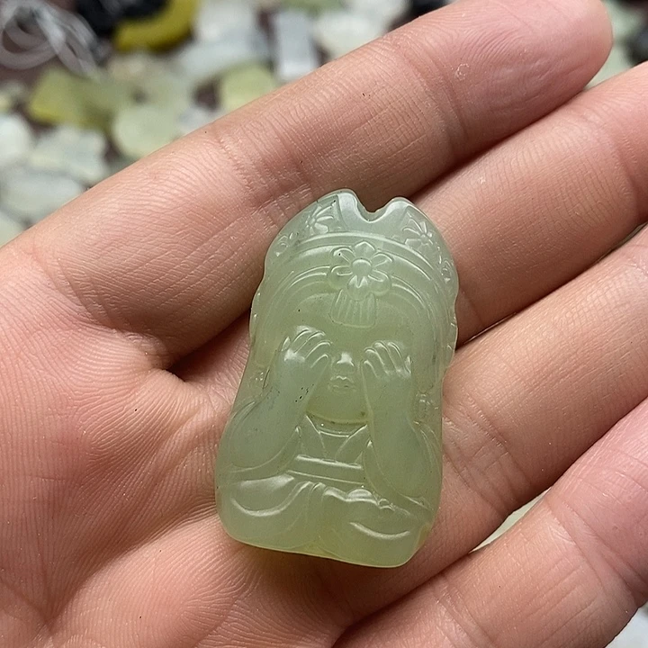 蛇纹石玉未镶嵌颈饰