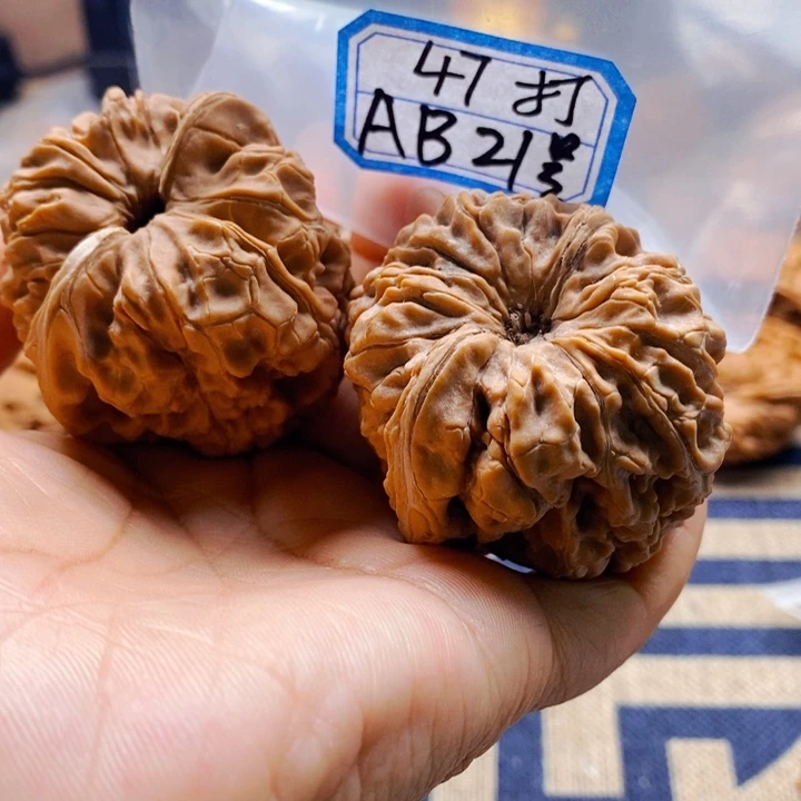 文玩核桃把件闷墩