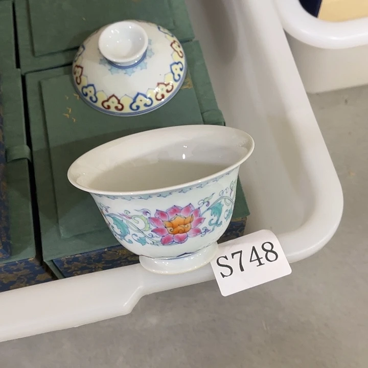 瓷片福利待遇多多哦哦哦