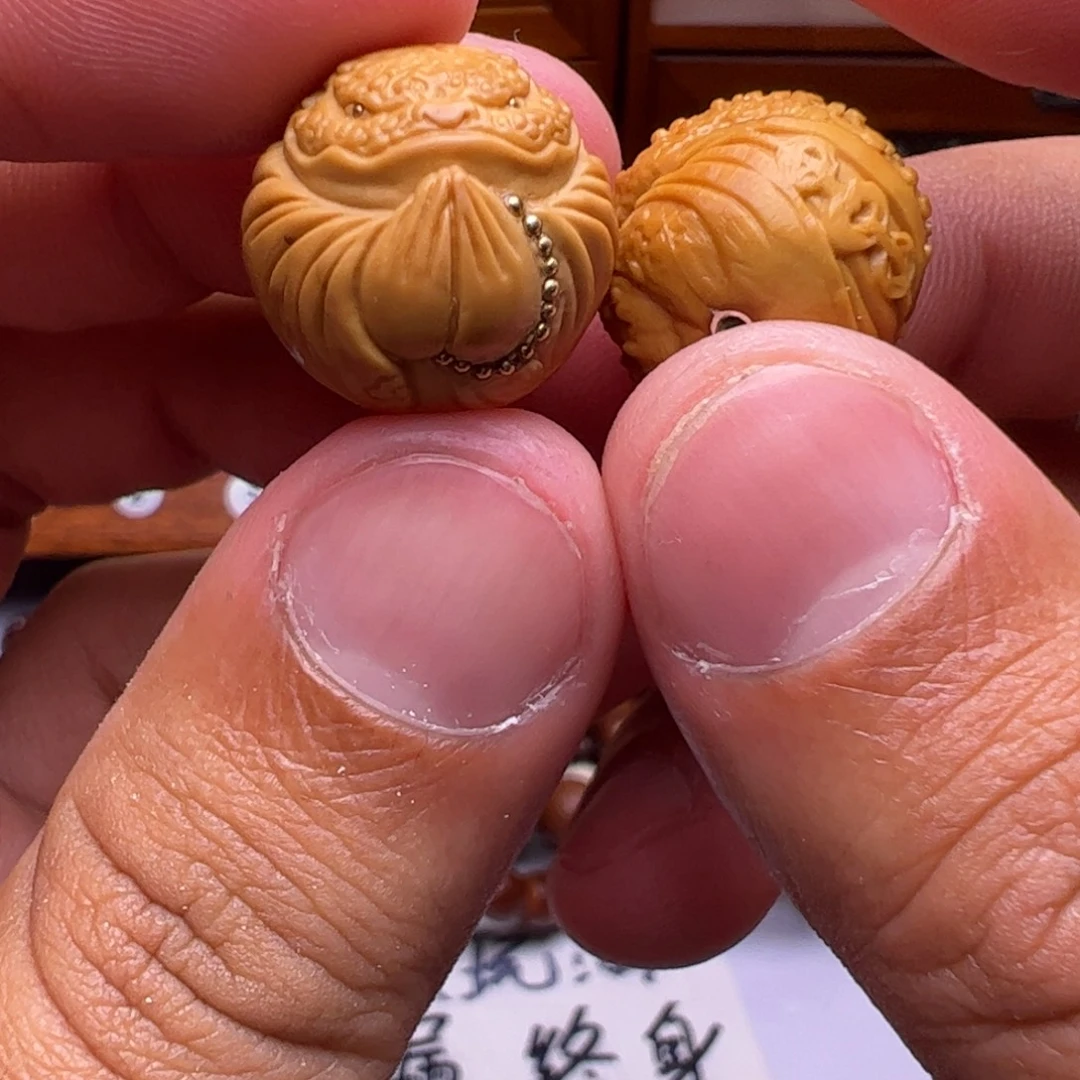 猴头核桃吊坠精工瑕疵两个