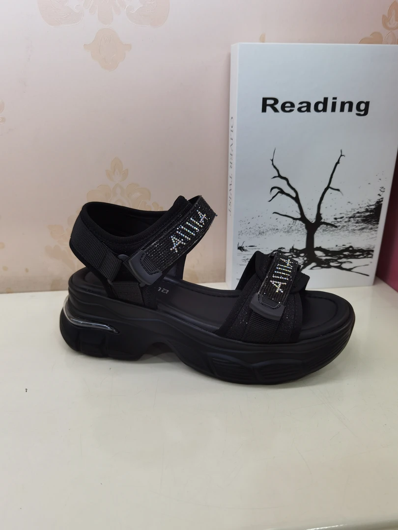 时尚运动沙滩鞋2025夏季新款厚底增高休闲百搭轻便女凉鞋L706